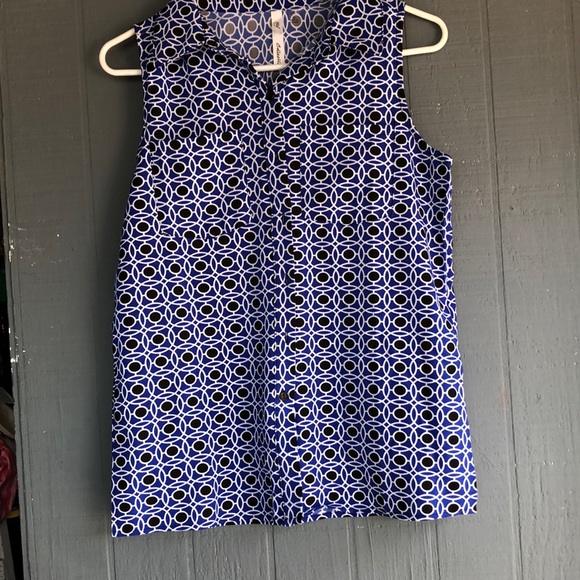 NY COLLECTION Tops - Ladies Sleeveless blouse Size  M .